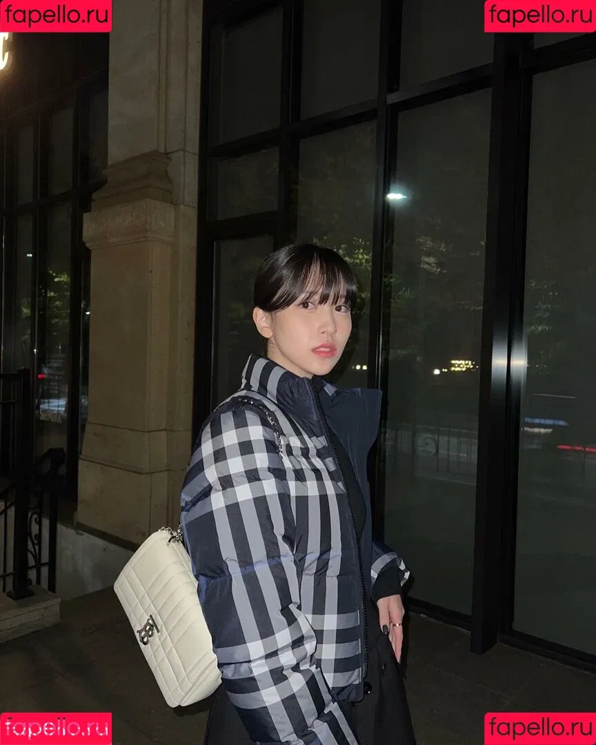 WomenK-pop Onlyfans Photo Gallery 