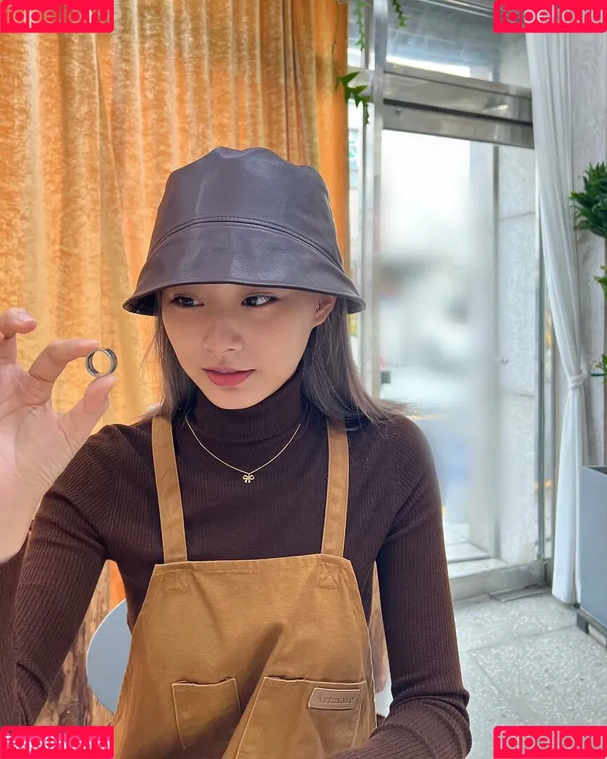 WomenK-pop Onlyfans Photo Gallery 