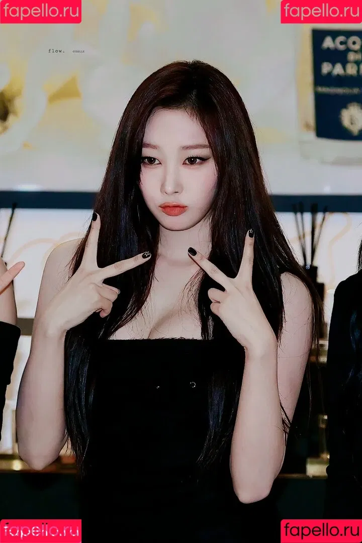 WomenK-pop Onlyfans Photo Gallery 