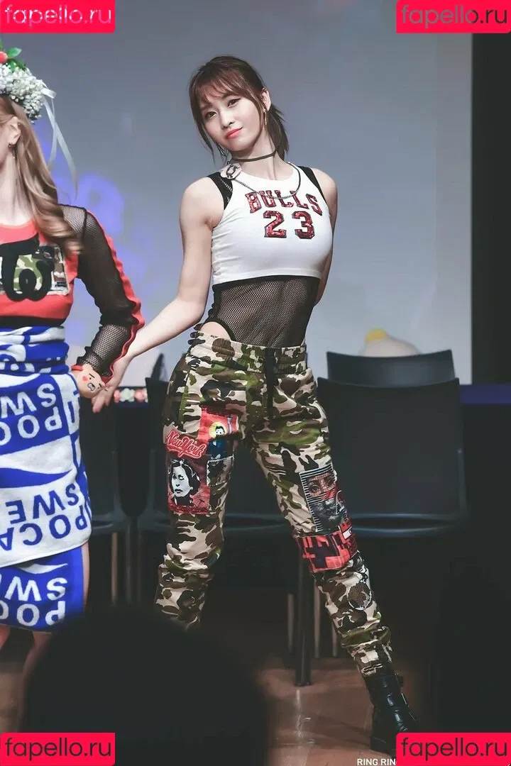 WomenK-pop Onlyfans Photo Gallery 