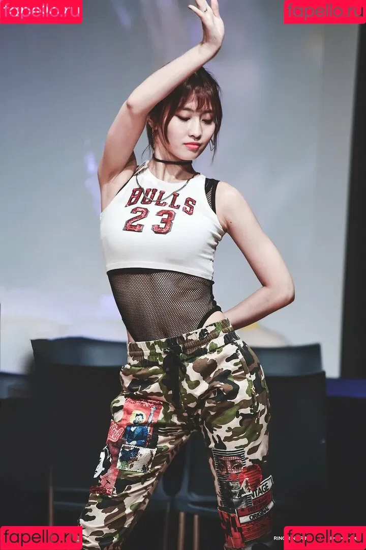 WomenK-pop Onlyfans Photo Gallery 