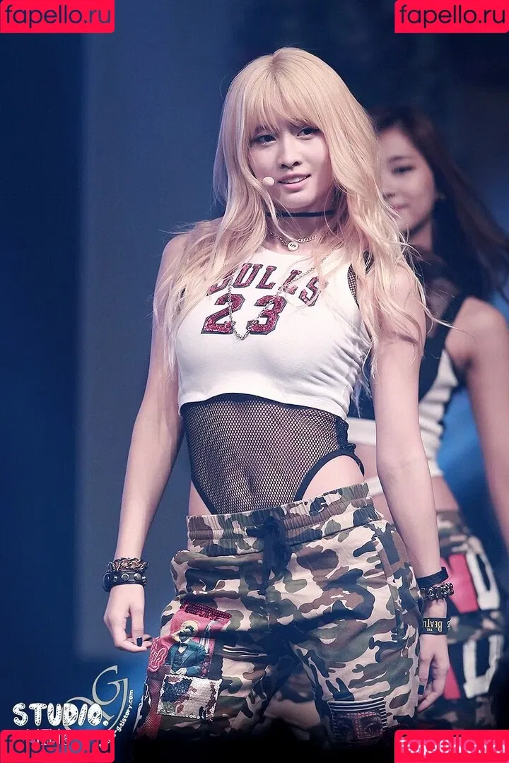 WomenK-pop Onlyfans Photo Gallery 