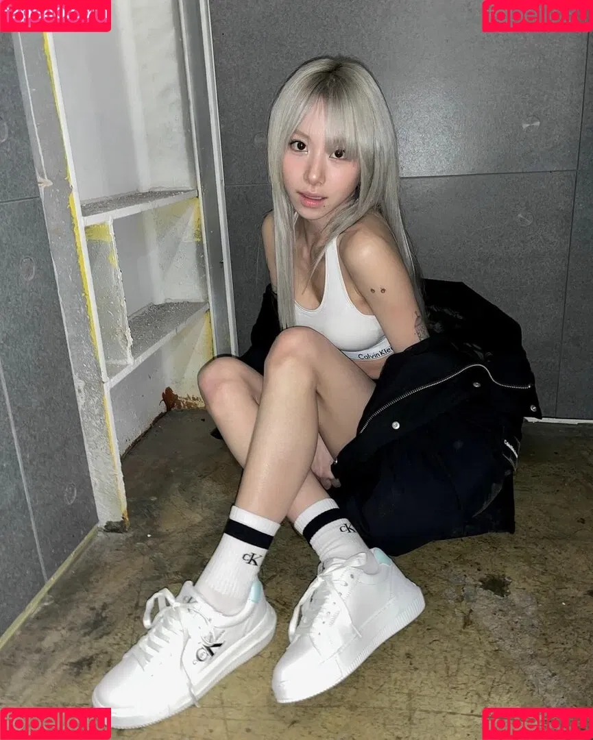 WomenK-pop Onlyfans Photo Gallery 