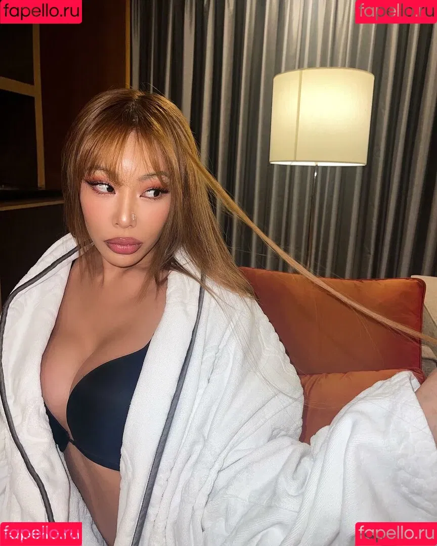 WomenK-pop Onlyfans Photo Gallery 