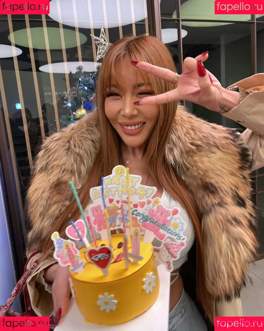WomenK-pop Onlyfans Photo Gallery 