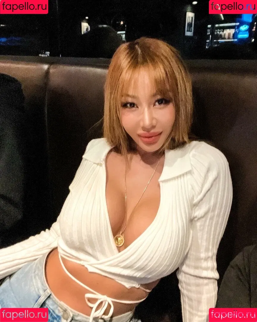 WomenK-pop Onlyfans Photo Gallery 