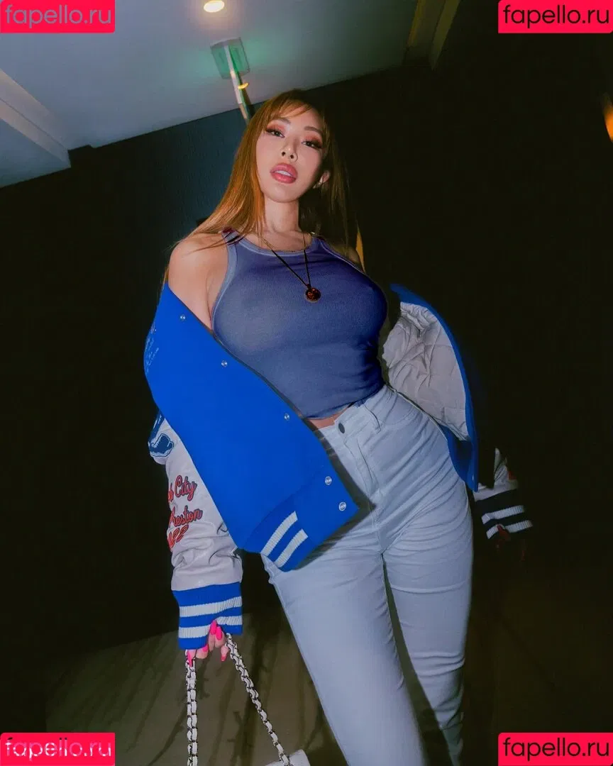 WomenK-pop Onlyfans Photo Gallery 