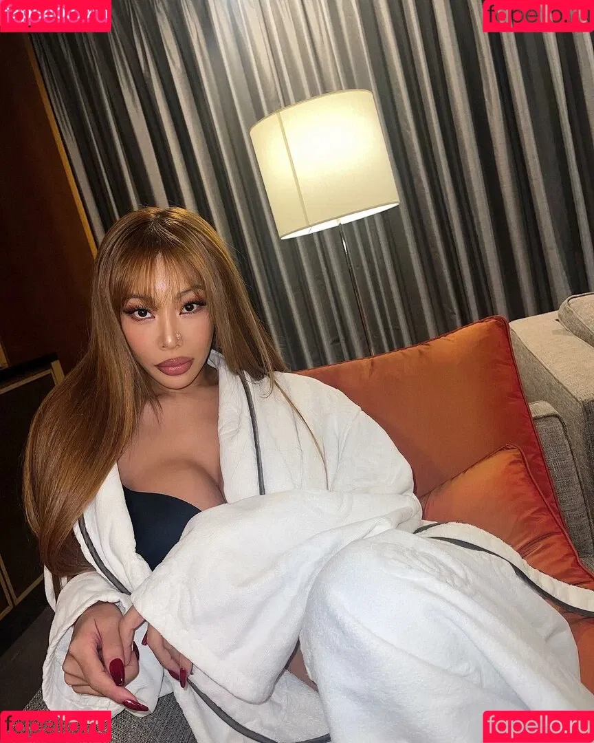 WomenK-pop Onlyfans Photo Gallery 