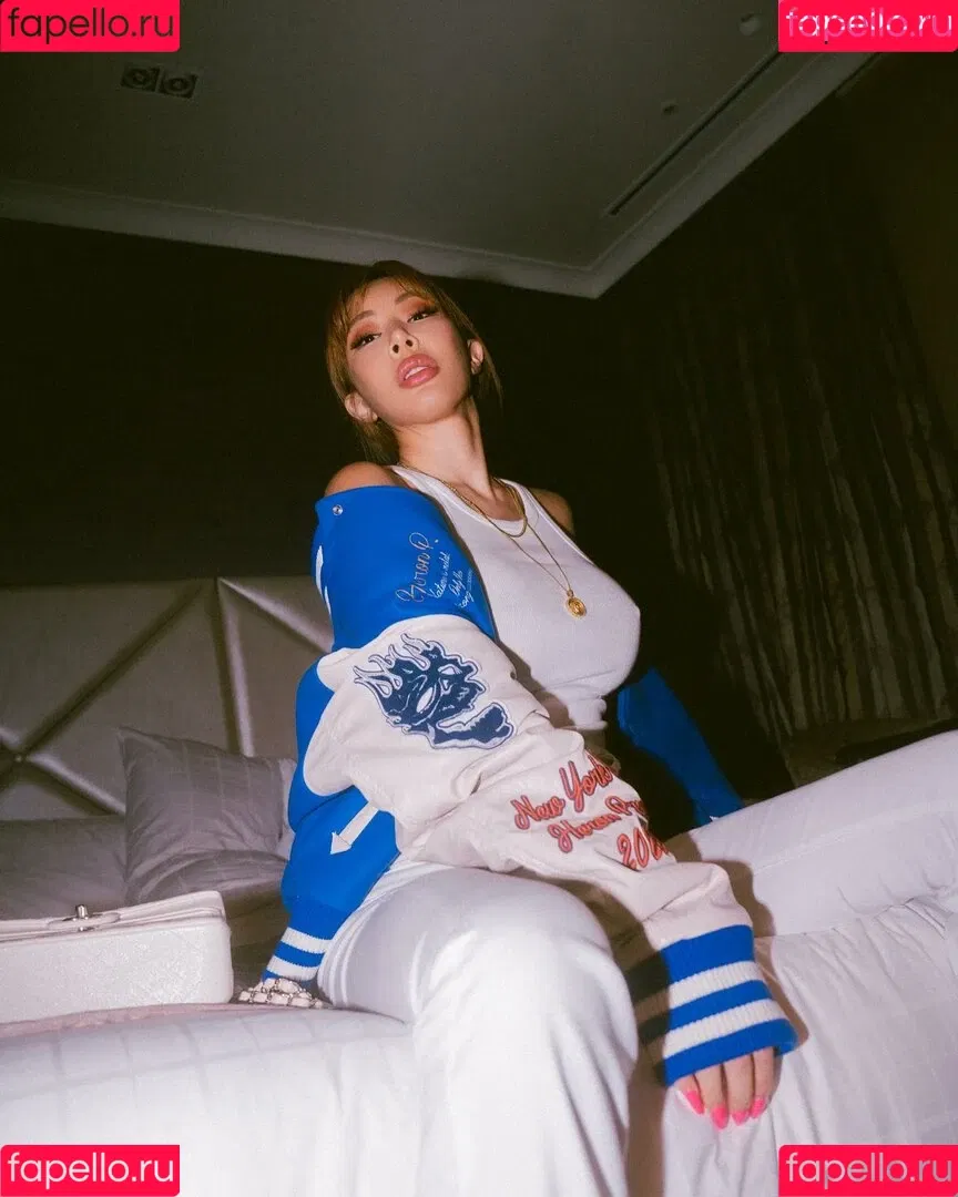 WomenK-pop Onlyfans Photo Gallery 