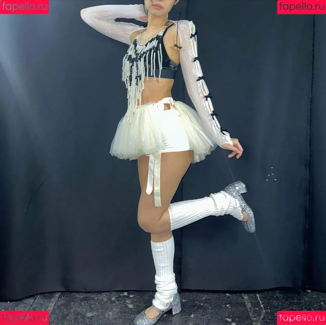 WomenK-pop Onlyfans Photo Gallery 