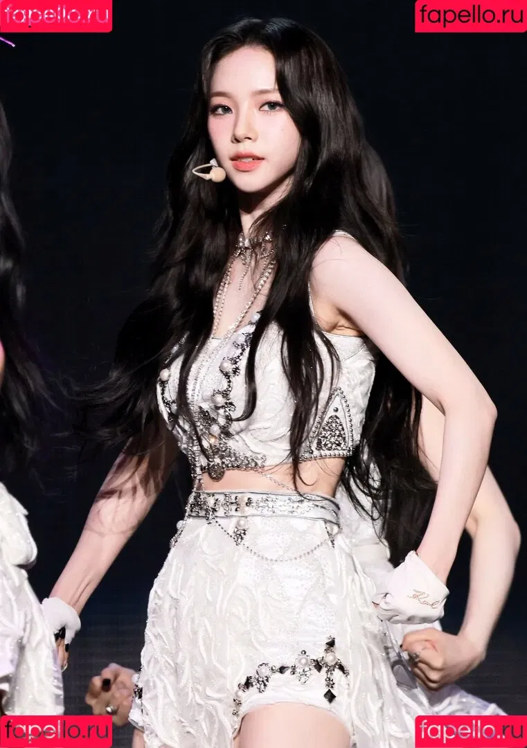 WomenK-pop Onlyfans Photo Gallery 