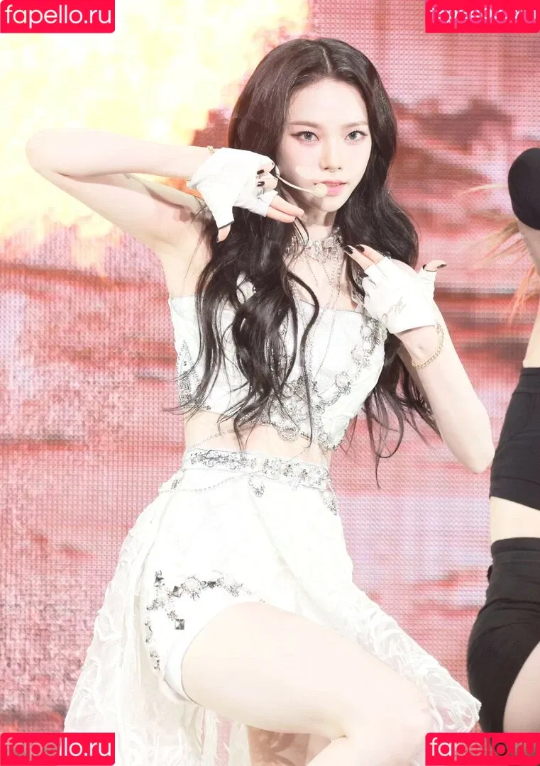 WomenK-pop Onlyfans Photo Gallery 