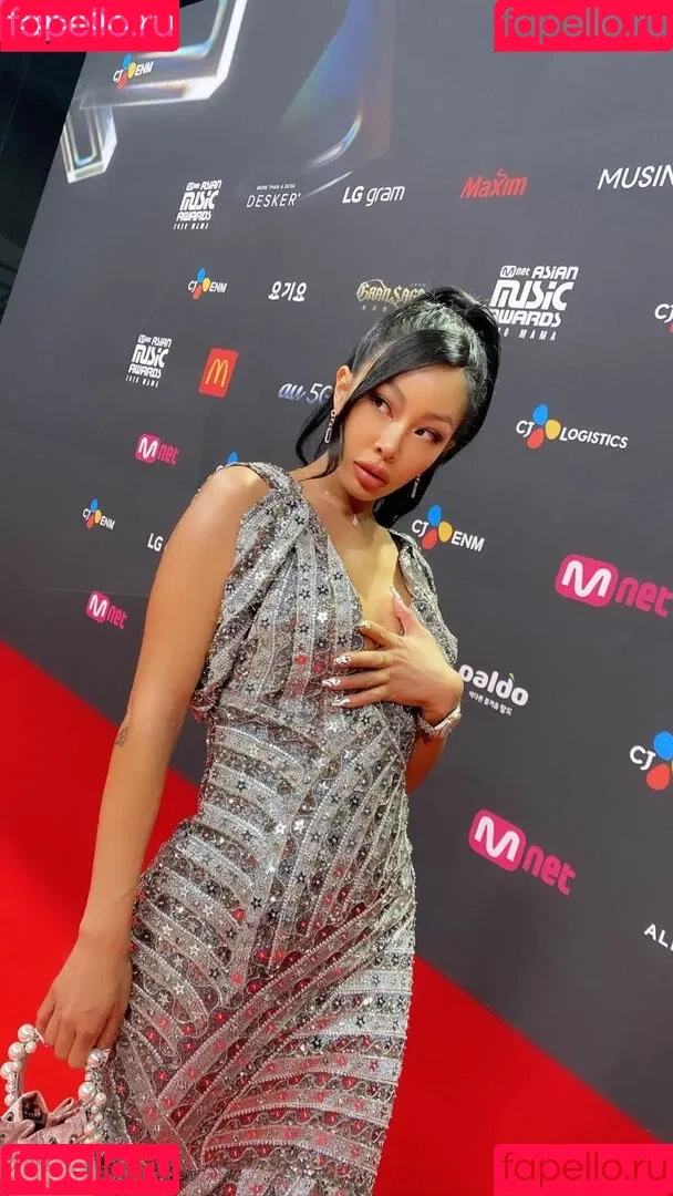 WomenK-pop Onlyfans Photo Gallery 