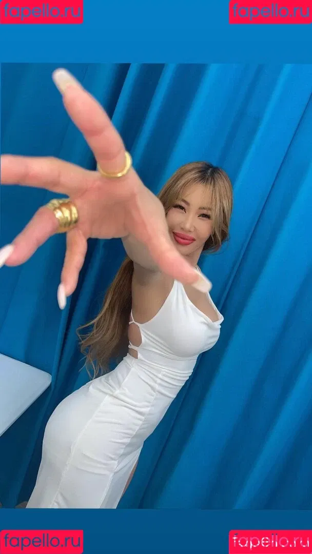 WomenK-pop Onlyfans Photo Gallery 