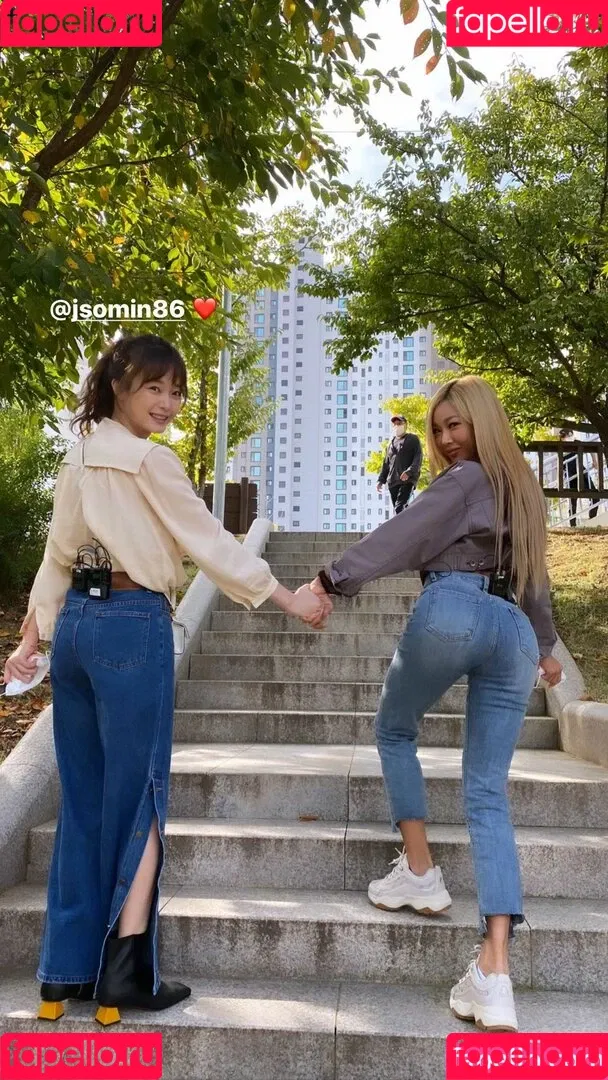 WomenK-pop Onlyfans Photo Gallery 