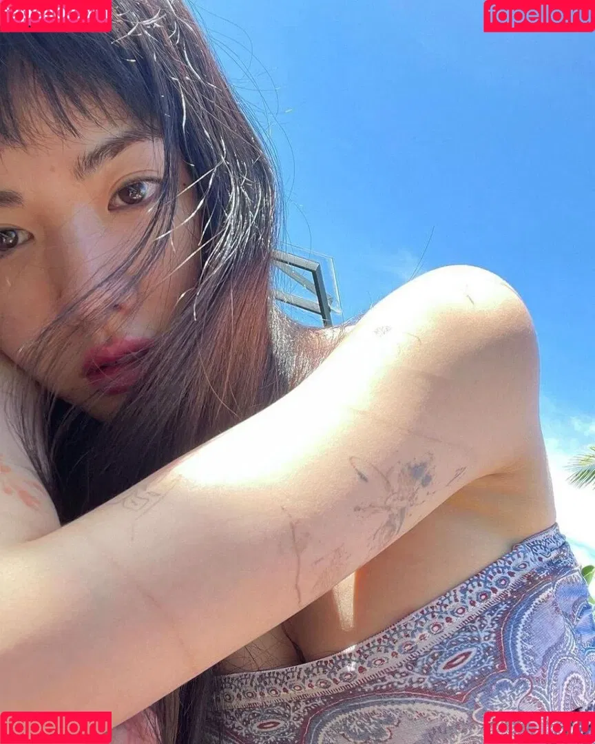 WomenK-pop Onlyfans Photo Gallery 
