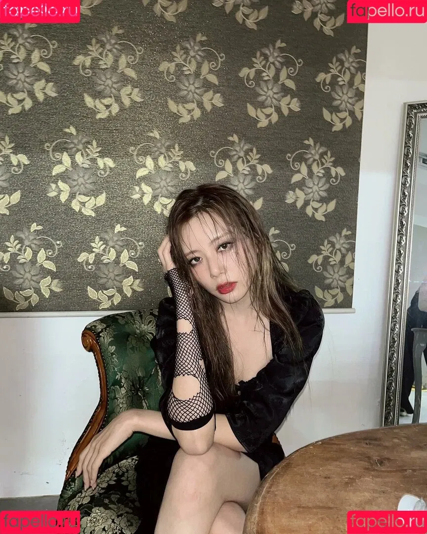 WomenK-pop Onlyfans Photo Gallery 