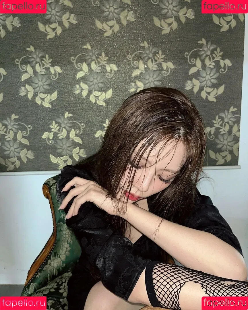 WomenK-pop Onlyfans Photo Gallery 