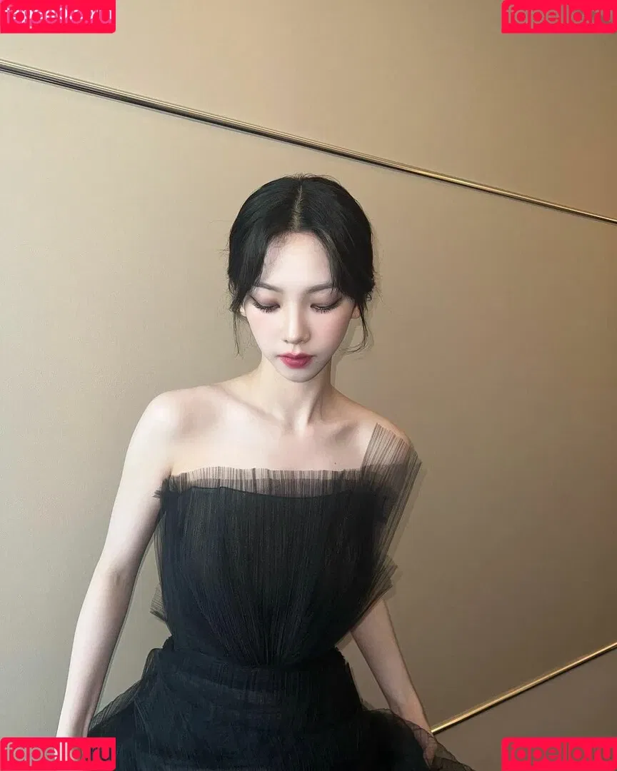 WomenK-pop Onlyfans Photo Gallery 