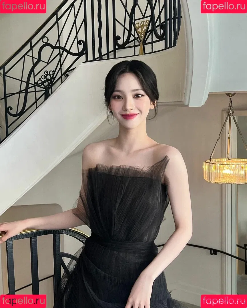 WomenK-pop Onlyfans Photo Gallery 
