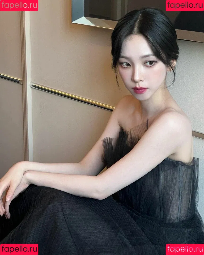 WomenK-pop Onlyfans Photo Gallery 