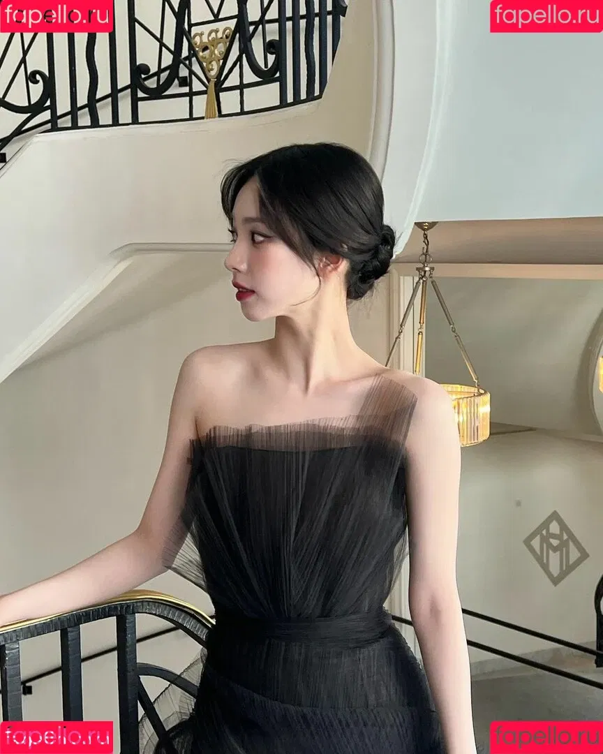 WomenK-pop Onlyfans Photo Gallery 