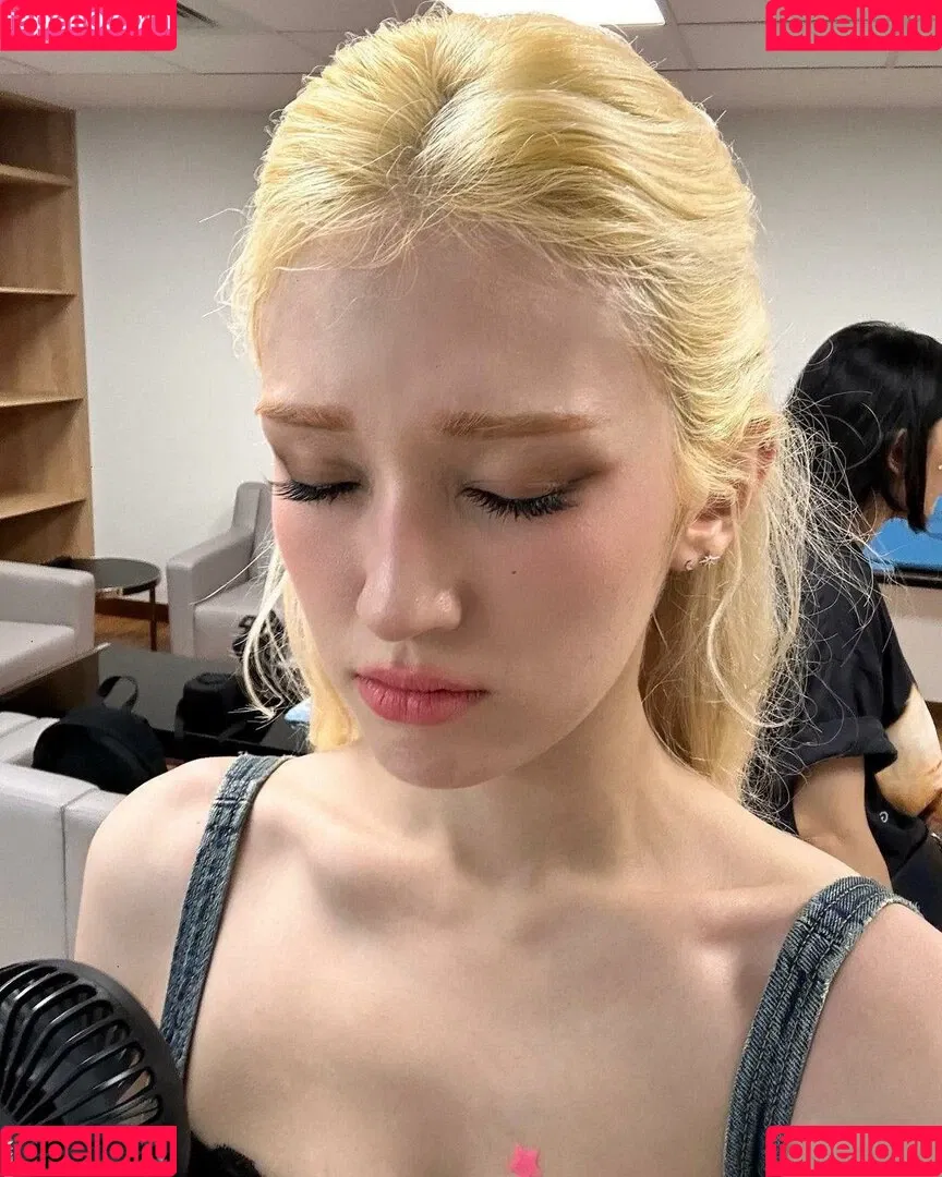 WomenK-pop Onlyfans Photo Gallery 