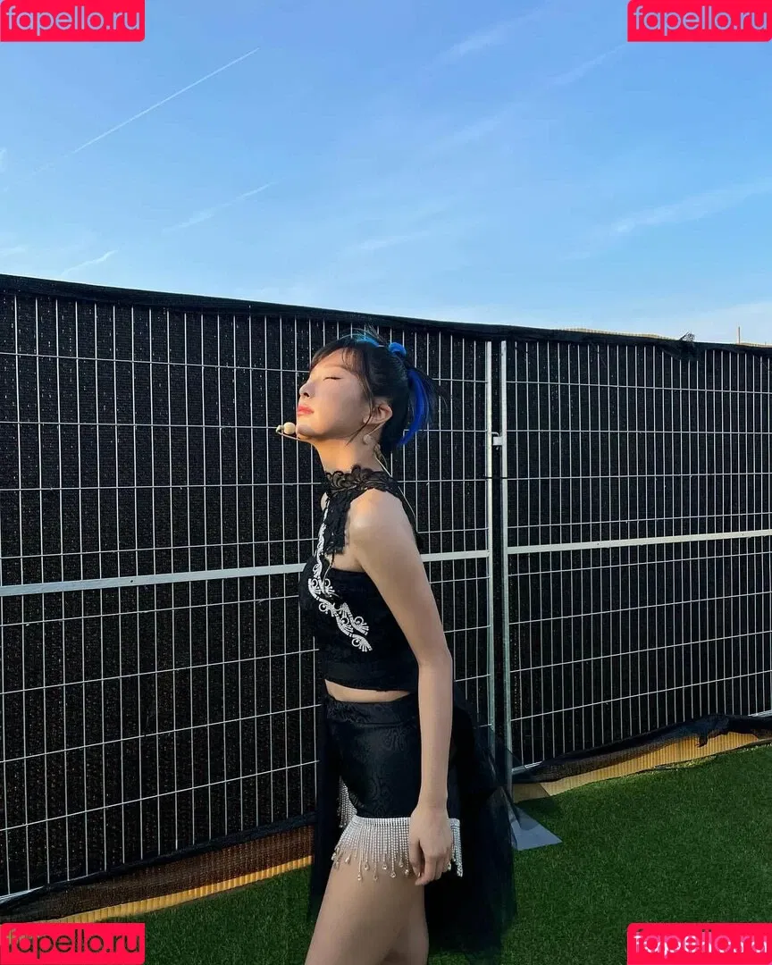 WomenK-pop Onlyfans Photo Gallery 