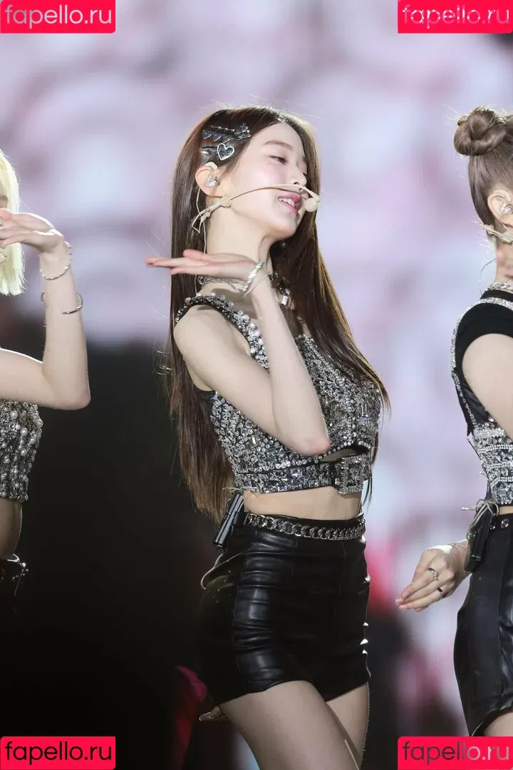 WomenK-pop Onlyfans Photo Gallery 