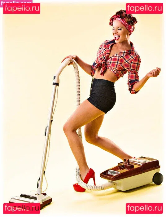 Christy Hemme Onlyfans Photo Gallery 