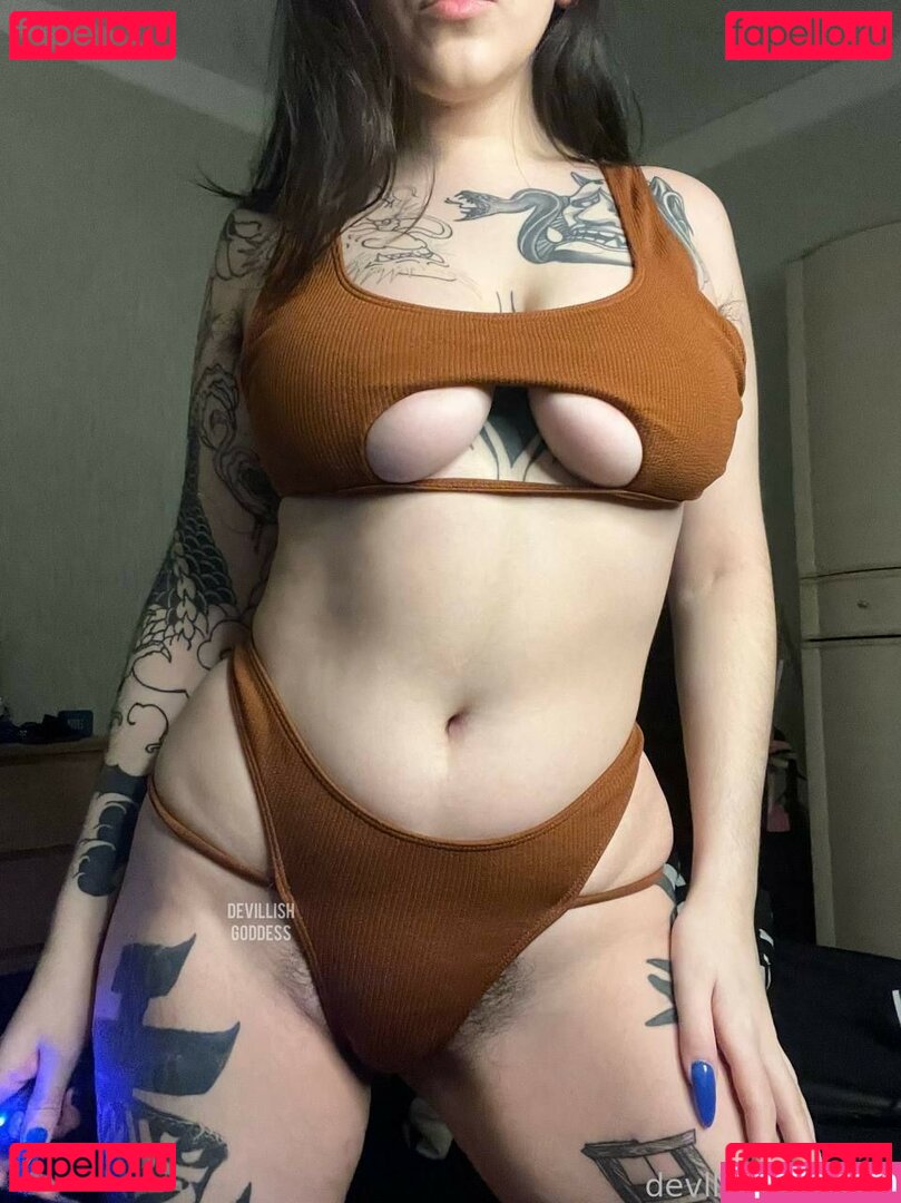 Devilish Goddess / demonicgoddess83 / heather_raven_mad Onlyfans Photo Gallery 