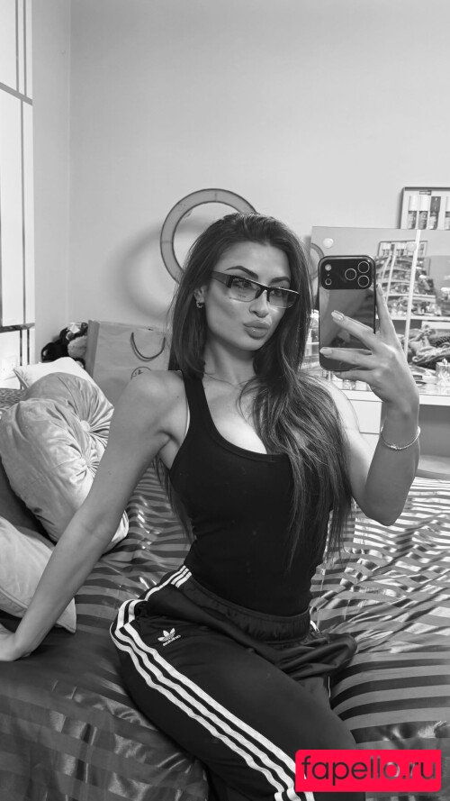 Melissasantachiara Nude Onlyfans Photo 29