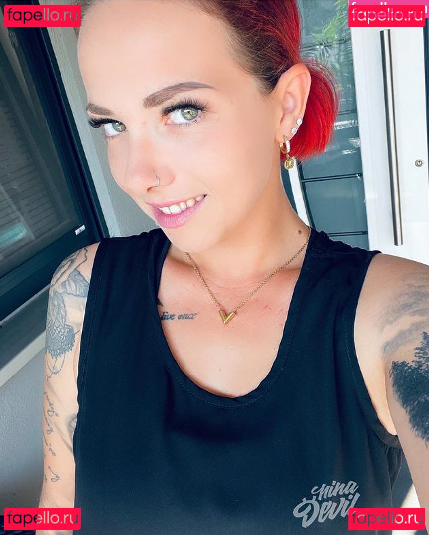 Ninadevil / ninadeviloffizielles