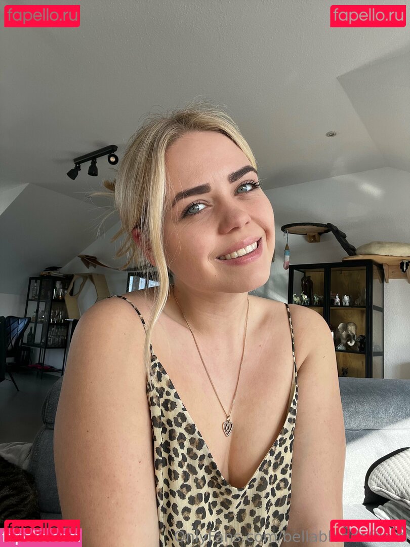 bellablondofficial / blondbellaofficial Onlyfans Photo Gallery 