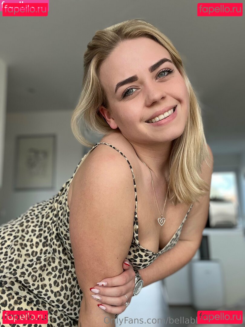 bellablondofficial / blondbellaofficial Onlyfans Photo Gallery 