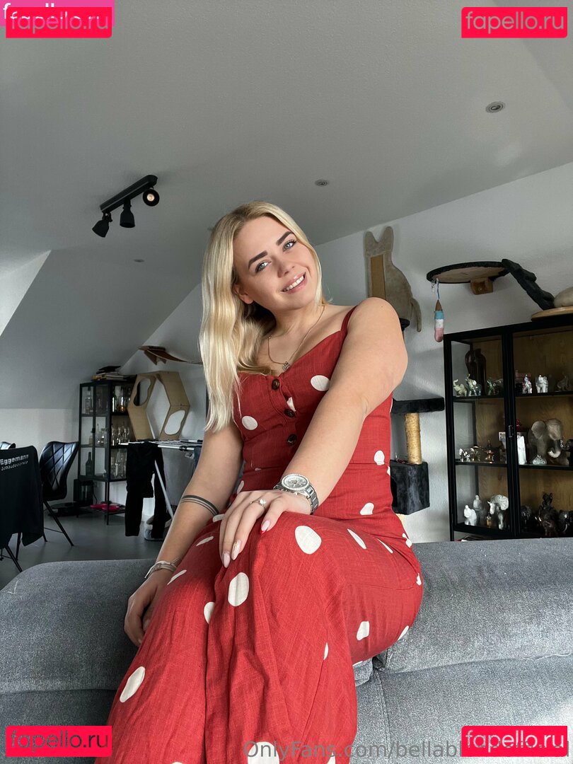 bellablondofficial / blondbellaofficial Onlyfans Photo Gallery 