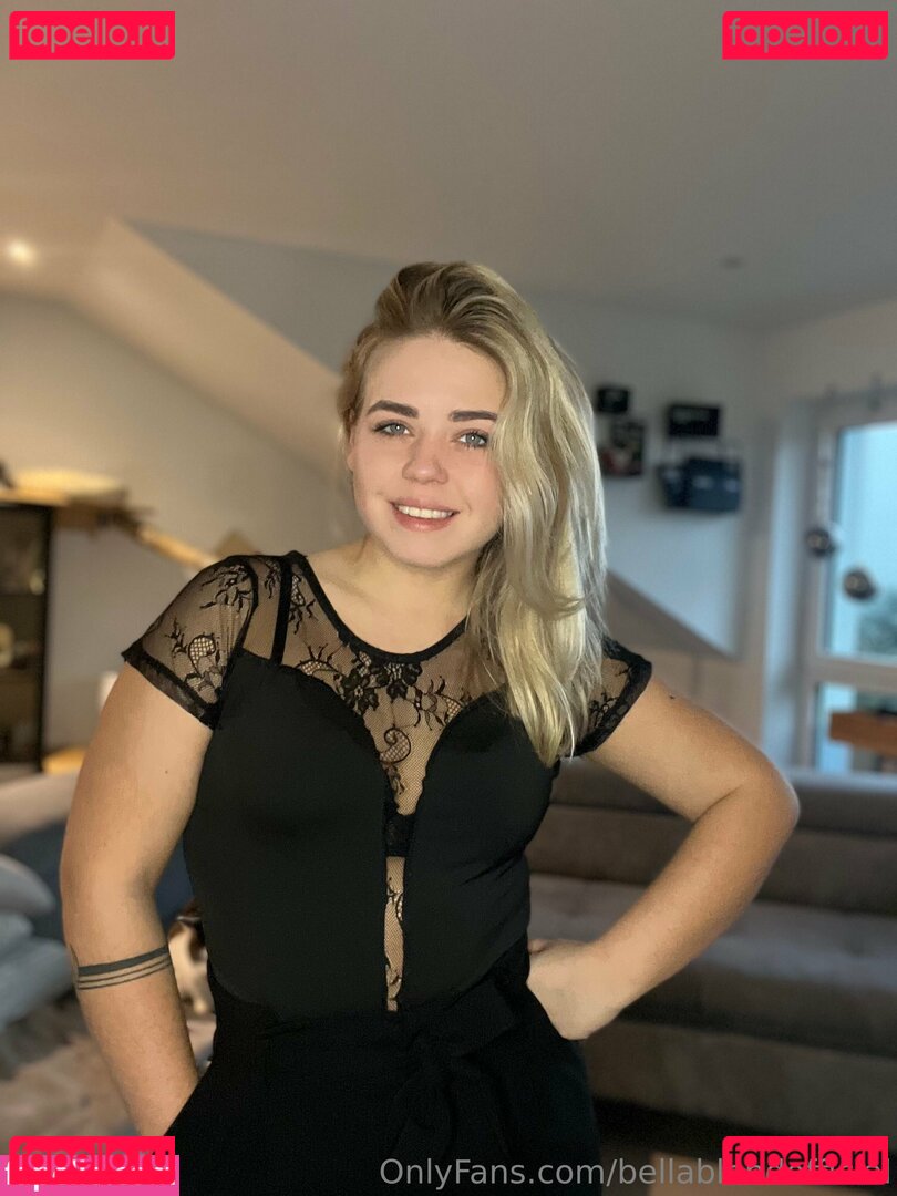 bellablondofficial / blondbellaofficial Onlyfans Photo Gallery 