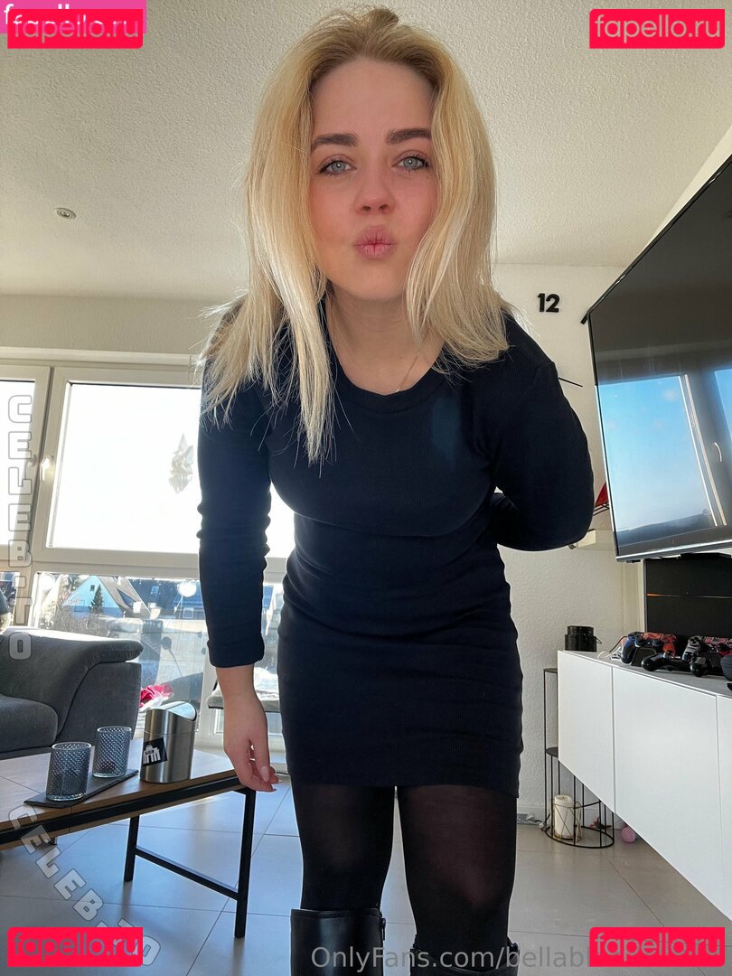 bellablondofficial / blondbellaofficial Onlyfans Photo Gallery 