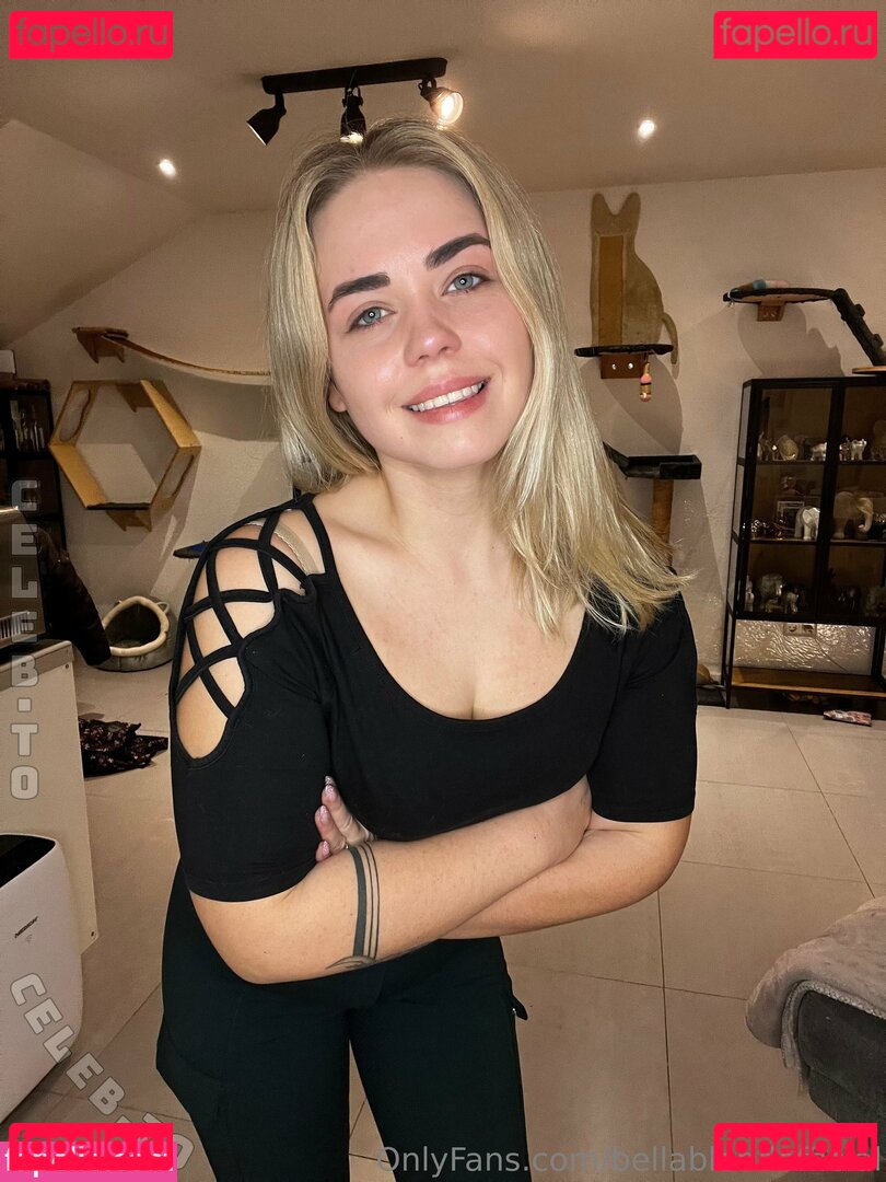 bellablondofficial / blondbellaofficial Onlyfans Photo Gallery 