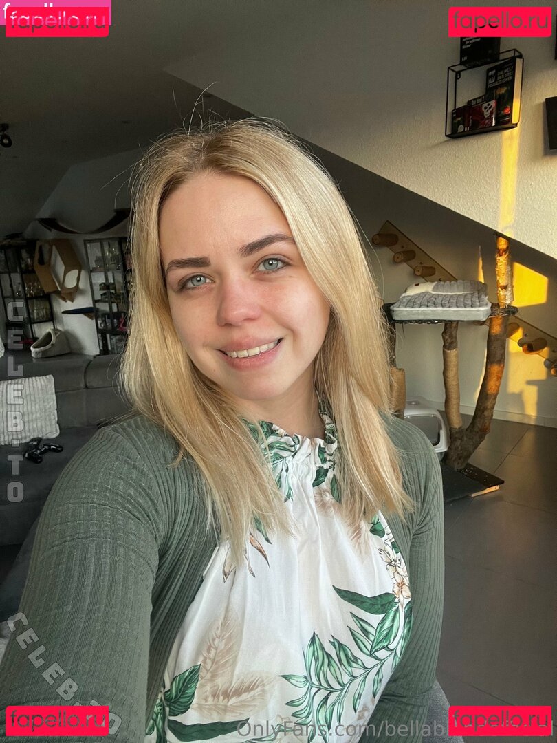 bellablondofficial / blondbellaofficial Onlyfans Photo Gallery 