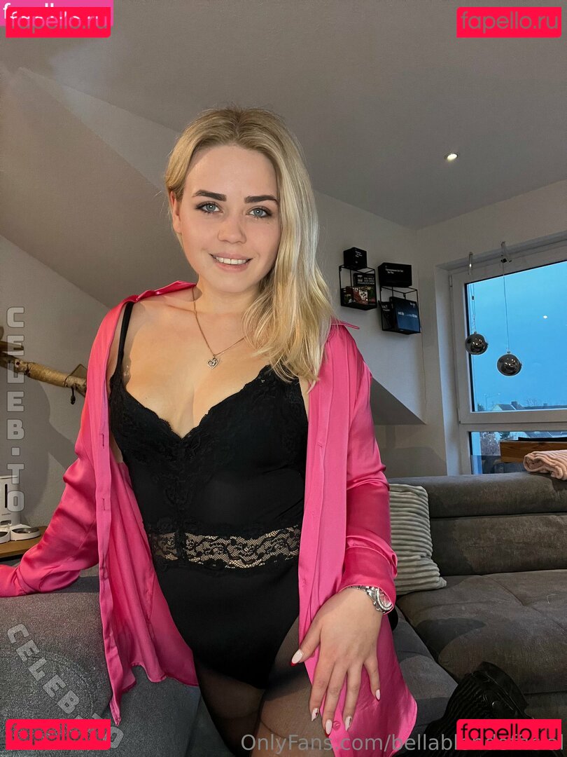 bellablondofficial / blondbellaofficial Onlyfans Photo Gallery 