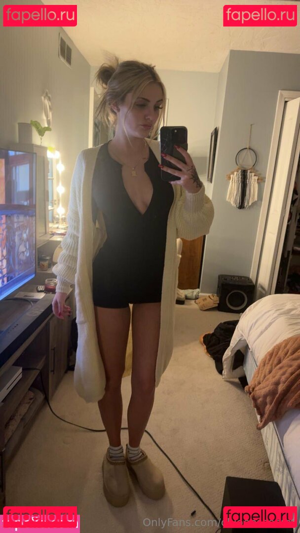 chloeessecret / mariessecrett1 Onlyfans Photo Gallery 