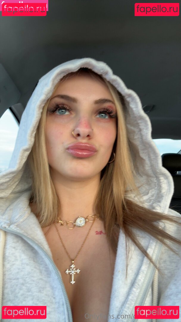 chloeessecret / mariessecrett1 Onlyfans Photo Gallery 