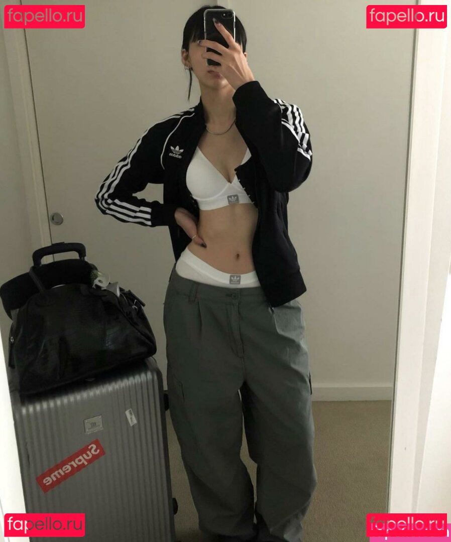 sweetvenom1 / wakemeupnextweek Onlyfans Photo Gallery 