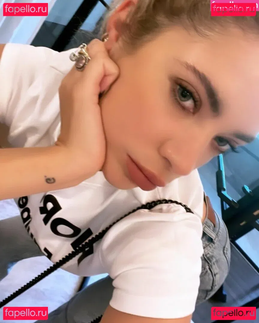 Ashley Benson Onlyfans Photo Gallery 