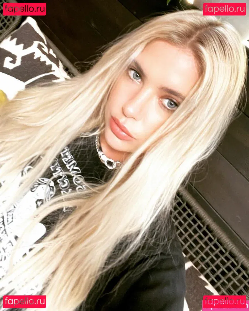 Ashley Benson Onlyfans Photo Gallery 