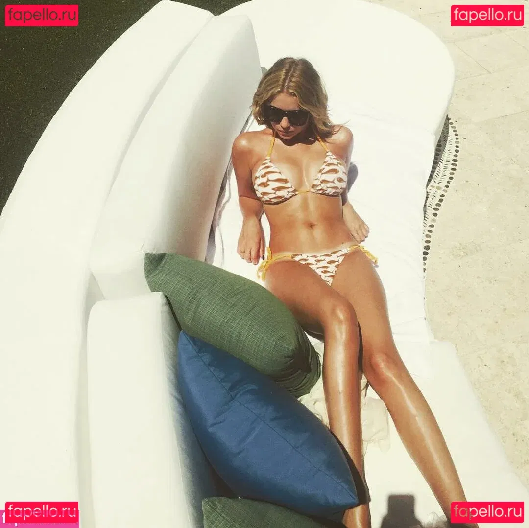 Ashley Benson Onlyfans Photo Gallery 