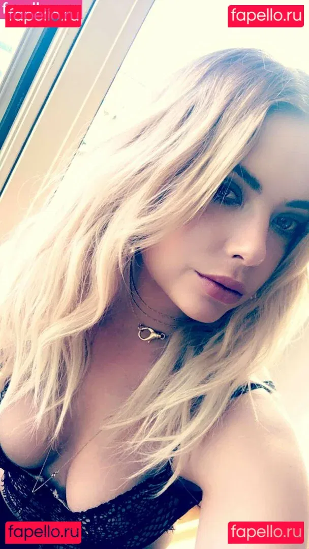 Ashley Benson Onlyfans Photo Gallery 