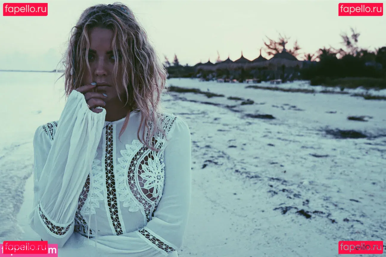 Ashley Benson Onlyfans Photo Gallery 