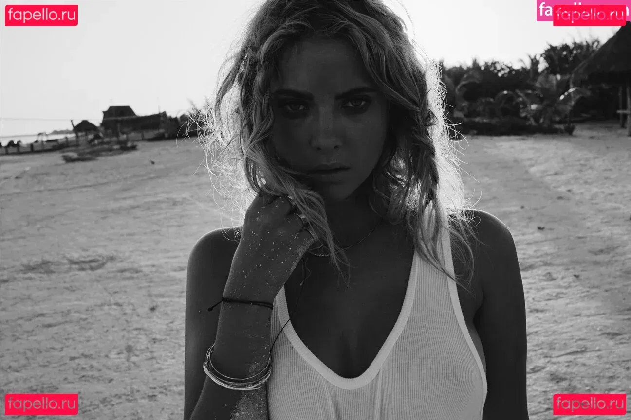 Ashley Benson Onlyfans Photo Gallery 